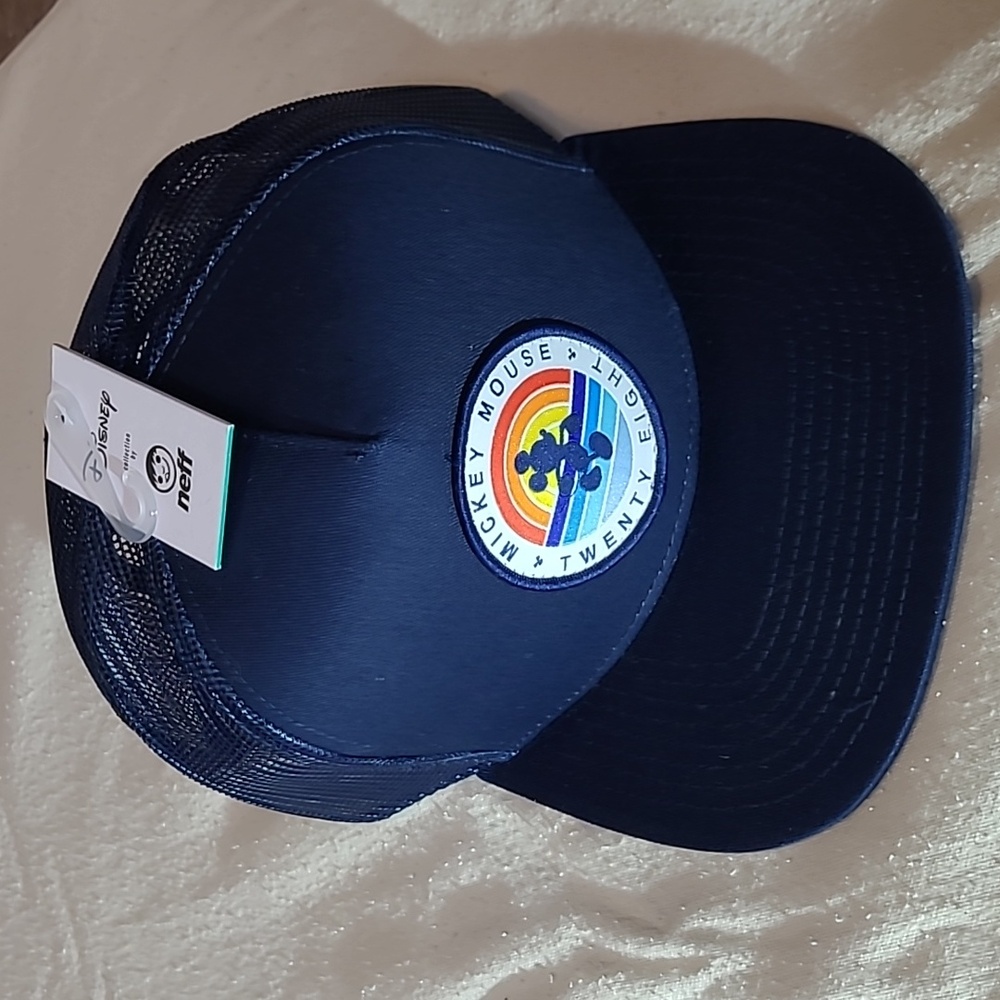NWT - Neff x Disney Mickey Mouse Adult Snapback trucker Cap